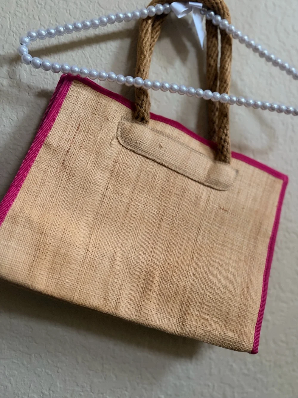 HURLEY🩷❤️🧡💙🩵💚 Hand-Painted Straw Tote w/Pink Trim and Multicolor Art